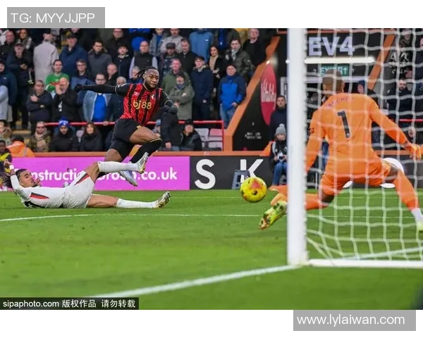 意甲焦点战曼联大胜尤文图斯乌龙球引发全场狂欢与转会传闻